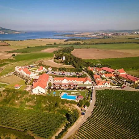 Hotel Vinařství U Kapličky *